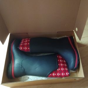 Women's muck boots